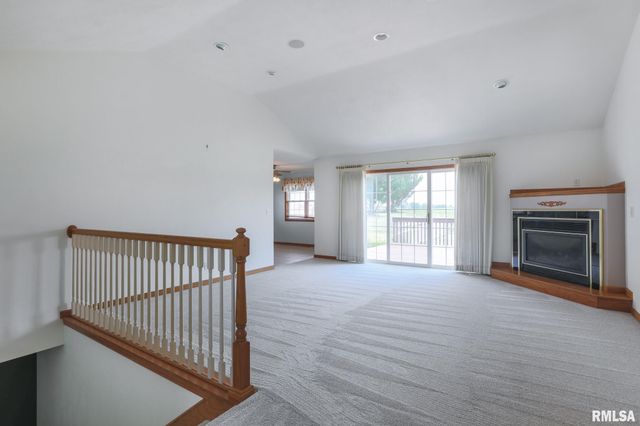 140 HEATHERVIEW Drive, East Peoria, IL 61554