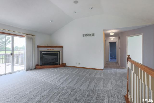 140 HEATHERVIEW Drive, East Peoria, IL 61554