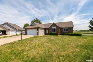 140 HEATHERVIEW Drive, East Peoria, IL 61554