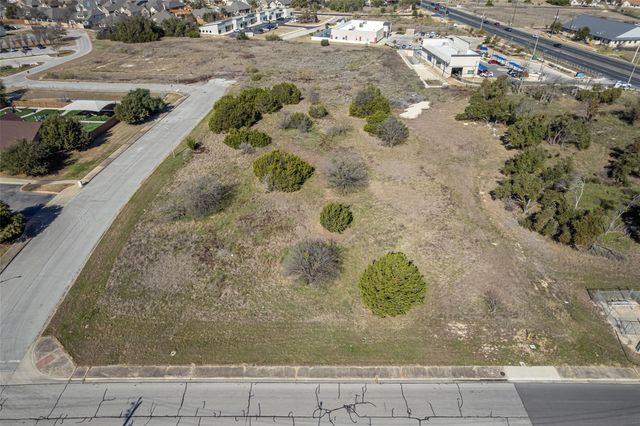 130 Woodlake DR, Georgetown, TX 78633