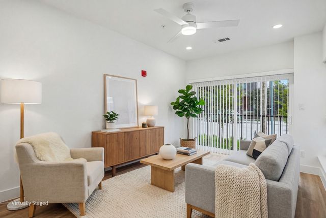 2217 N Fitzhugh Avenue 101, Dallas, TX 75204
