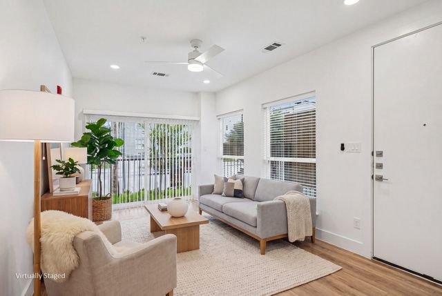 2217 N Fitzhugh Avenue 101, Dallas, TX 75204