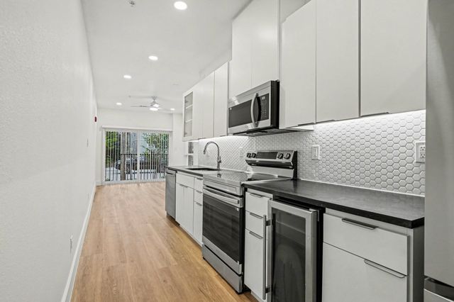 2217 N Fitzhugh Avenue 101, Dallas, TX 75204