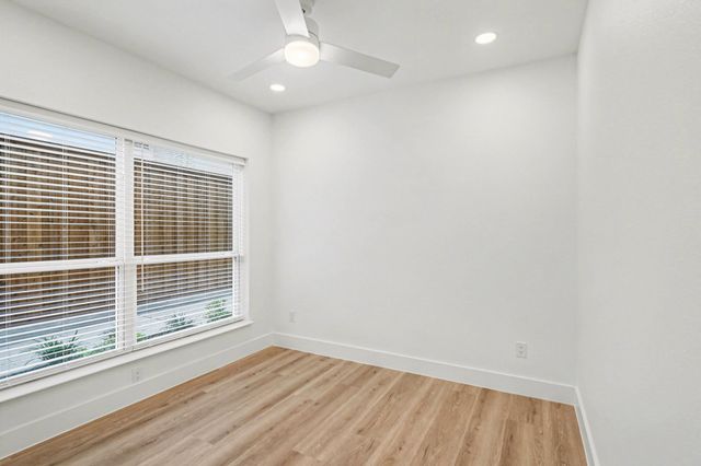 2217 N Fitzhugh Avenue 101, Dallas, TX 75204