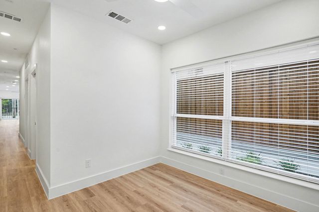 2217 N Fitzhugh Avenue 101, Dallas, TX 75204