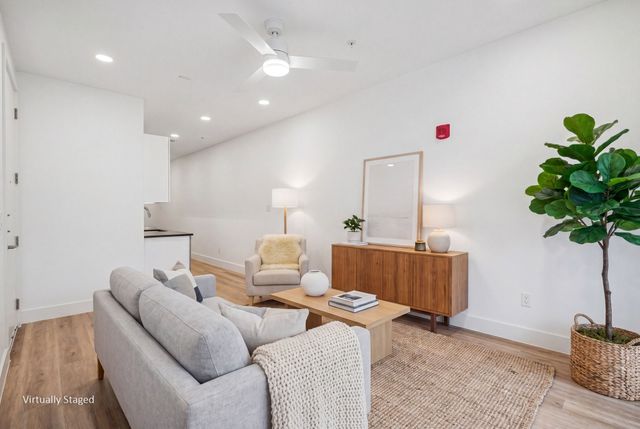2217 N Fitzhugh Avenue 101, Dallas, TX 75204