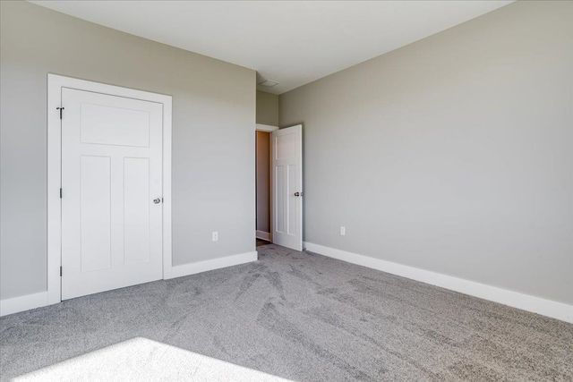 9108 E 33rd Cir S, Wichita, KS 67210