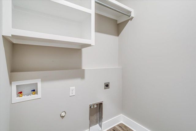 9108 E 33rd Cir S, Wichita, KS 67210