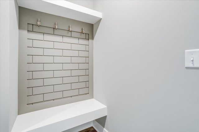 9108 E 33rd Cir S, Wichita, KS 67210