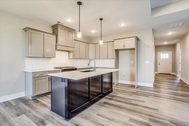 9108 E 33rd Cir S, Wichita, KS 67210