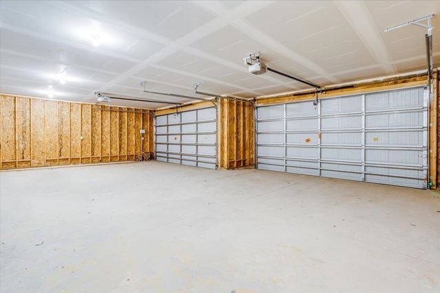 9108 E 33rd Cir S, Wichita, KS 67210