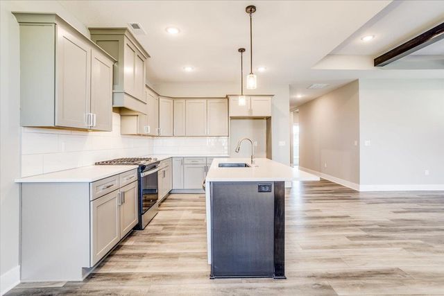 9108 E 33rd Cir S, Wichita, KS 67210