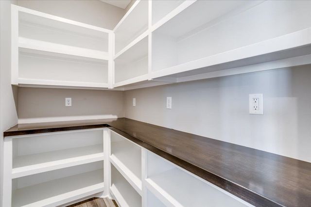 9108 E 33rd Cir S, Wichita, KS 67210