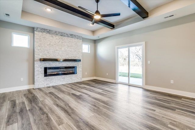 9108 E 33rd Cir S, Wichita, KS 67210