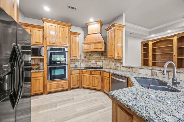 1311 S Pinnacle Drive, Fayetteville, AR 72701