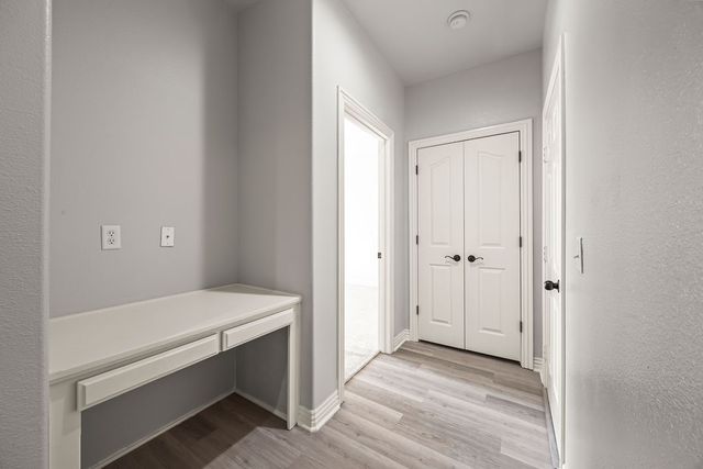 1311 S Pinnacle Drive, Fayetteville, AR 72701