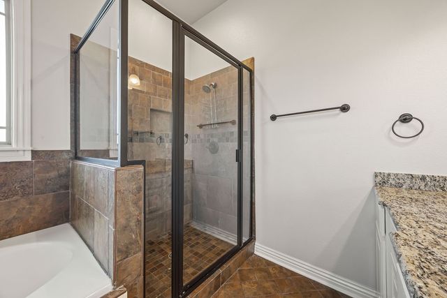 1311 S Pinnacle Drive, Fayetteville, AR 72701