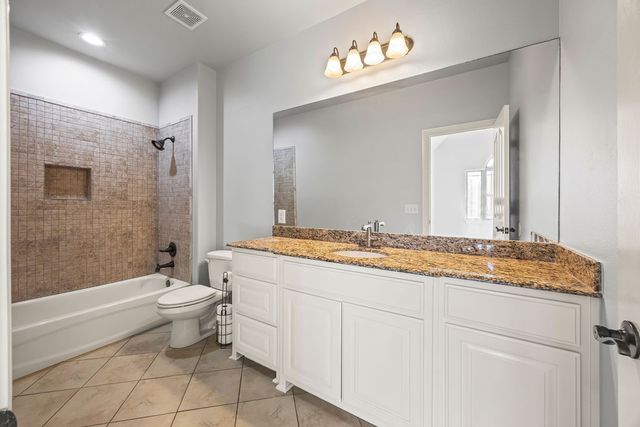 1311 S Pinnacle Drive, Fayetteville, AR 72701