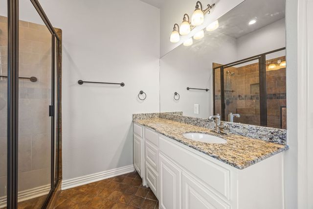 1311 S Pinnacle Drive, Fayetteville, AR 72701