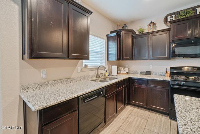 1041 Earthstar Place, El Paso, TX 79928