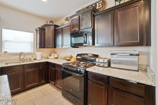 1041 Earthstar Place, El Paso, TX 79928