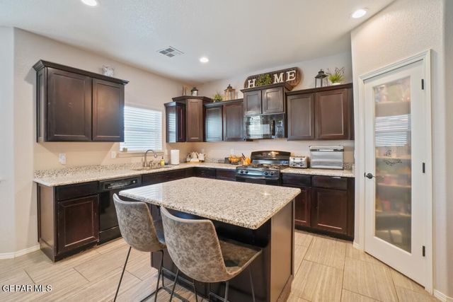 1041 Earthstar Place, El Paso, TX 79928