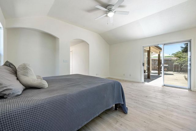8875 N Woodrow Avenue, Fresno, CA 93720