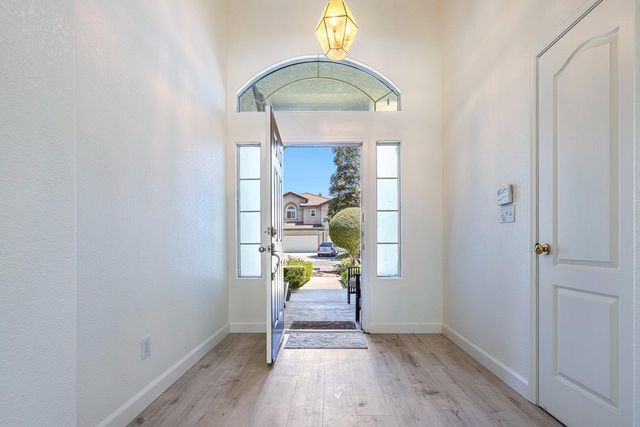 8875 N Woodrow Avenue, Fresno, CA 93720