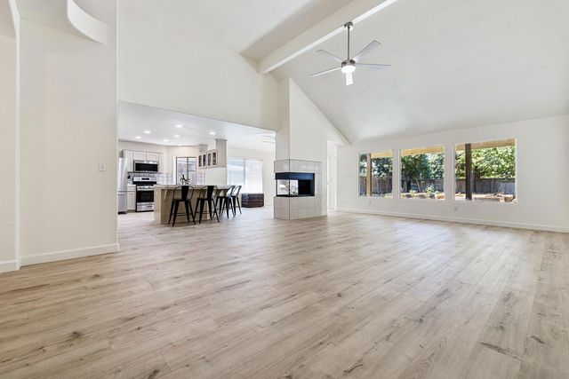 8875 N Woodrow Avenue, Fresno, CA 93720