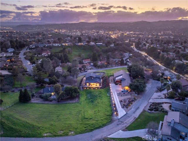 621 Jackson Drive, Paso Robles, CA 93446