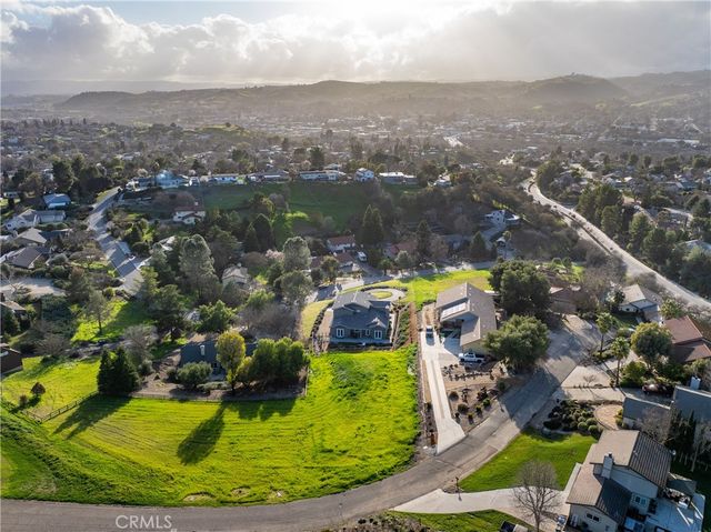 621 Jackson Drive, Paso Robles, CA 93446