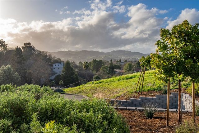 621 Jackson Drive, Paso Robles, CA 93446