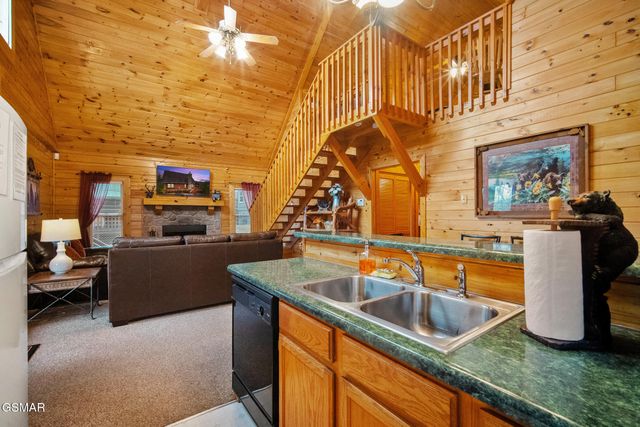2048 Eagle Feather Drive, Sevierville, TN 37876