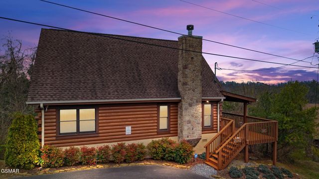 2048 Eagle Feather Drive, Sevierville, TN 37876