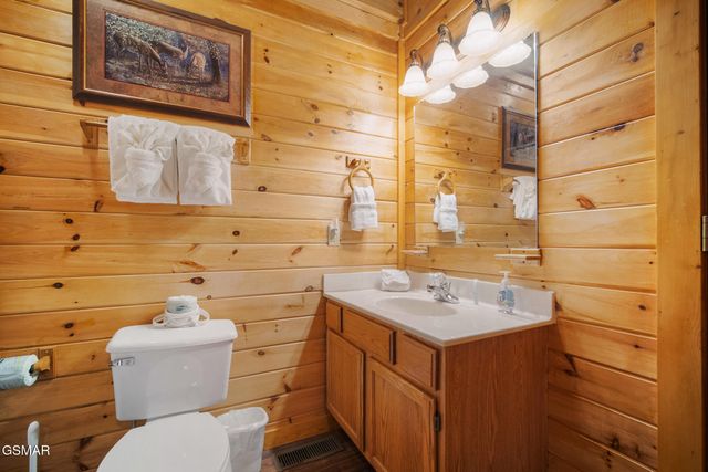 2048 Eagle Feather Drive, Sevierville, TN 37876