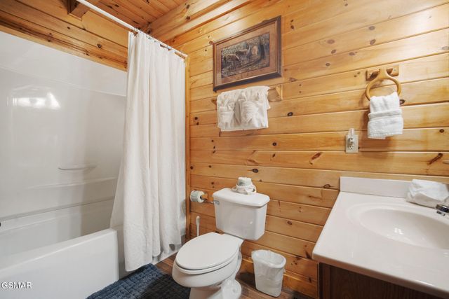 2048 Eagle Feather Drive, Sevierville, TN 37876