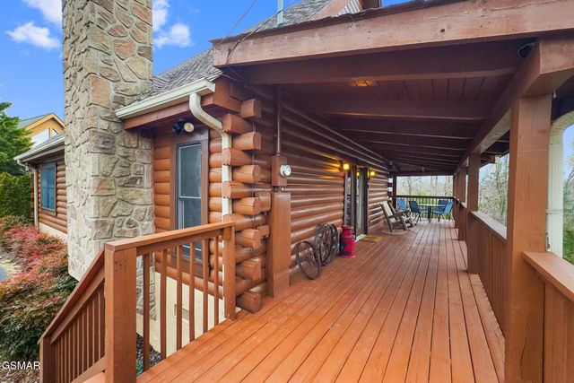 2048 Eagle Feather Drive, Sevierville, TN 37876