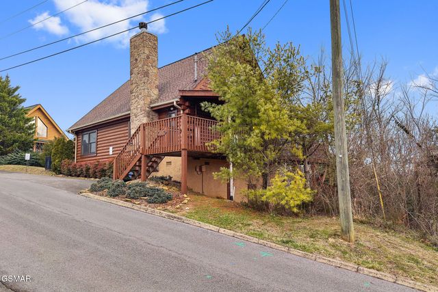 2048 Eagle Feather Drive, Sevierville, TN 37876