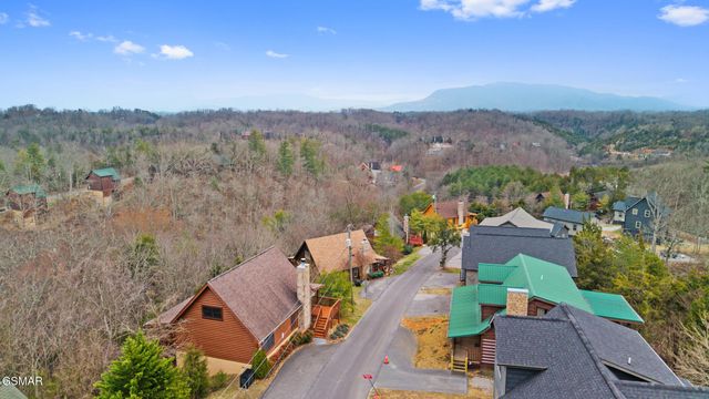 2048 Eagle Feather Drive, Sevierville, TN 37876