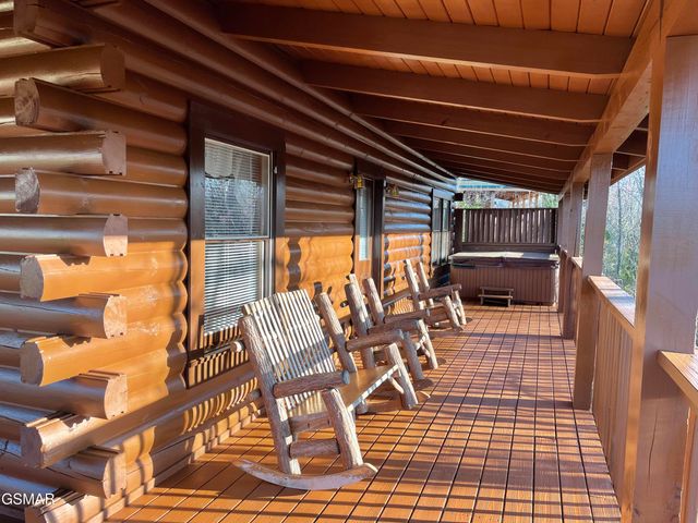 2048 Eagle Feather Drive, Sevierville, TN 37876