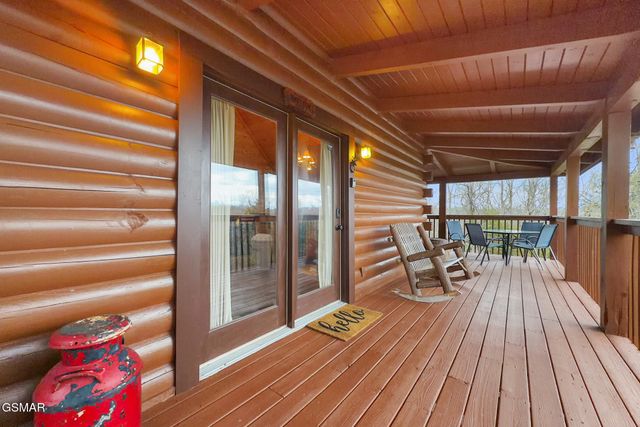 2048 Eagle Feather Drive, Sevierville, TN 37876