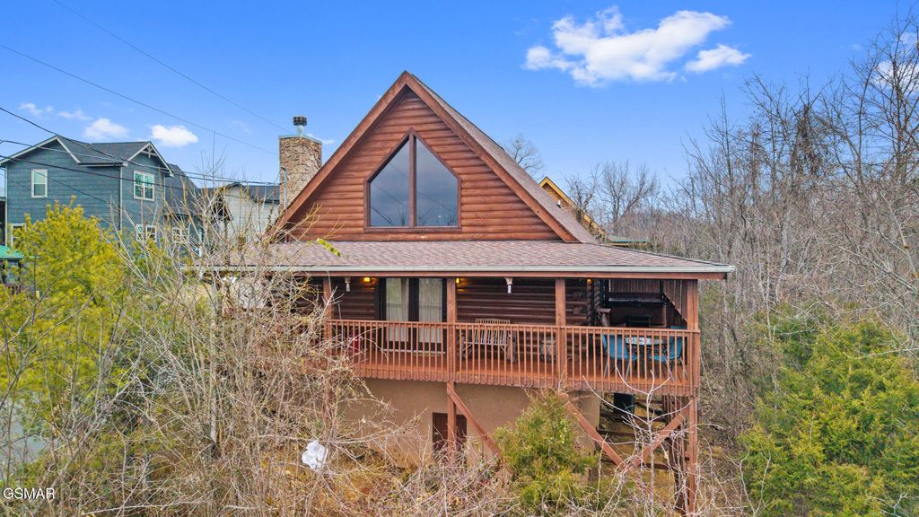2048 Eagle Feather Drive, Sevierville, TN 37876