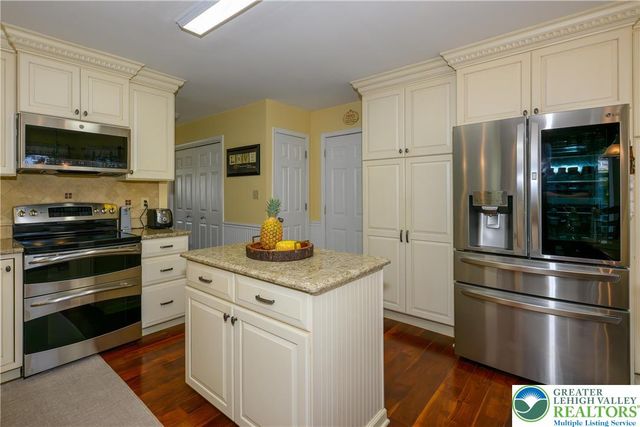 2581 Prince Drive, North Whitehall Twp, PA 18037