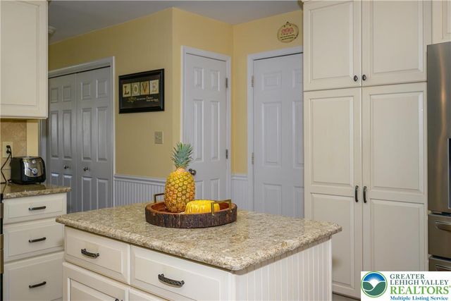 2581 Prince Drive, North Whitehall Twp, PA 18037