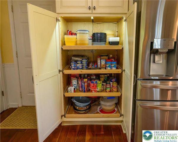 2581 Prince Drive, North Whitehall Twp, PA 18037