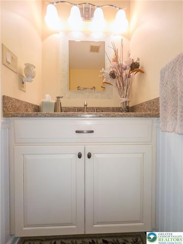 2581 Prince Drive, North Whitehall Twp, PA 18037