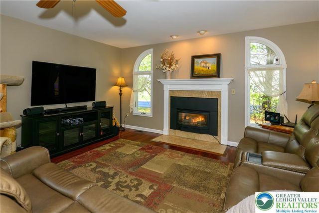 2581 Prince Drive, North Whitehall Twp, PA 18037