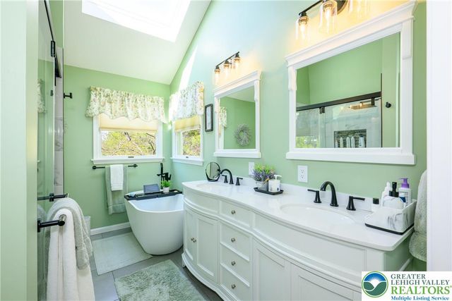 2581 Prince Drive, North Whitehall Twp, PA 18037