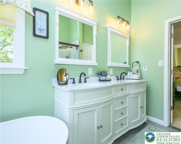 2581 Prince Drive, North Whitehall Twp, PA 18037