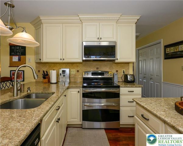 2581 Prince Drive, North Whitehall Twp, PA 18037